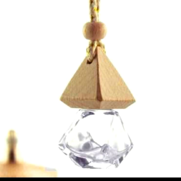 Travelescents" Car Diffuser. Stylish & Innovative way to enjoy Aromatherapy. - Picture 1 of 4